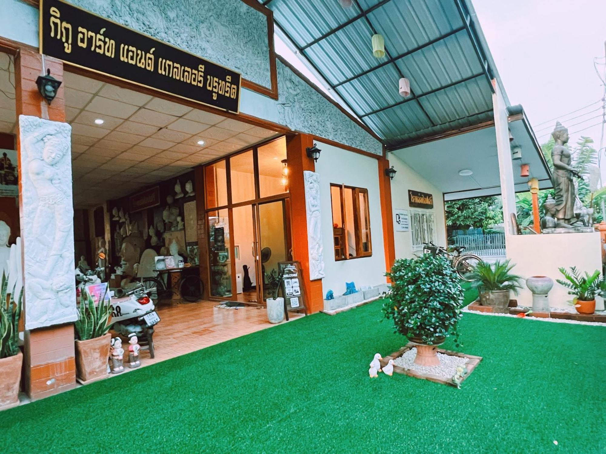 Phiphu Art And Gallery Boutique Sukhothai Buitenkant foto